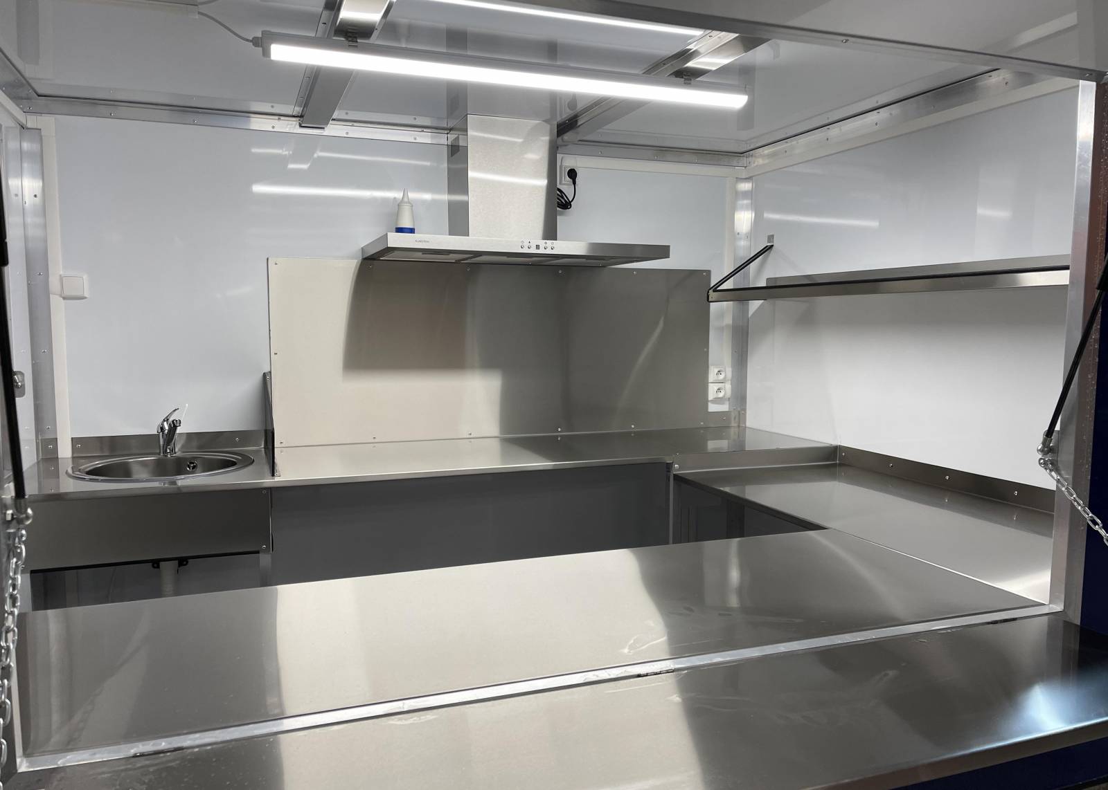 REMORQUE FOOD TRUCK FIRST COOK – Image 10